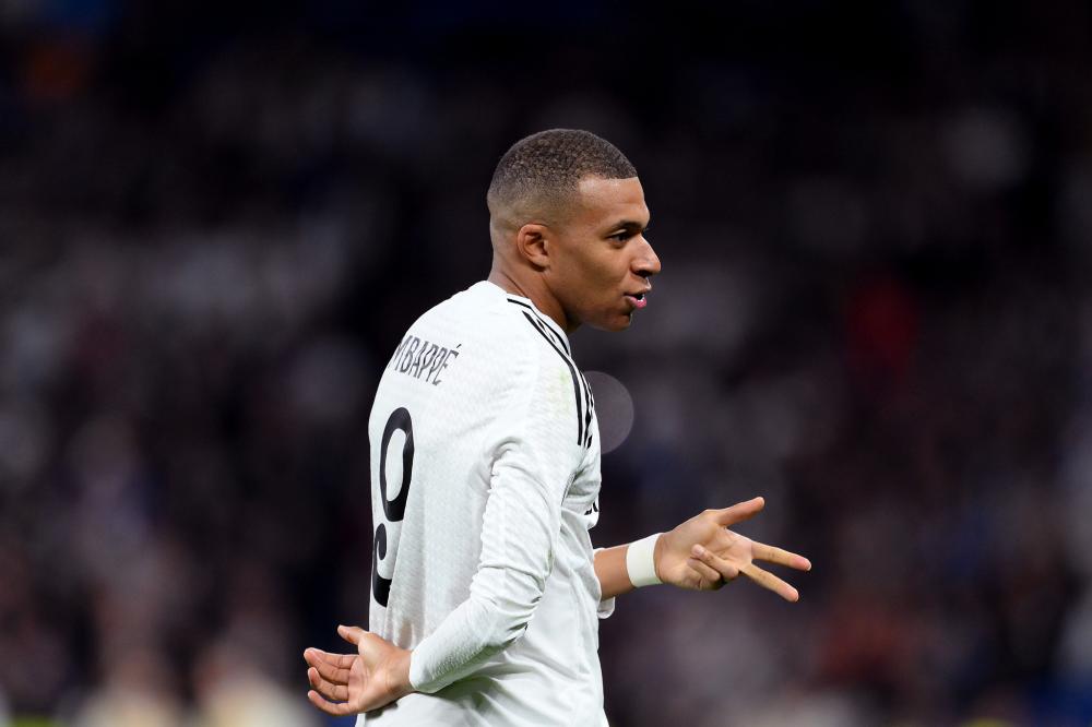 她以强大的 她以强大的